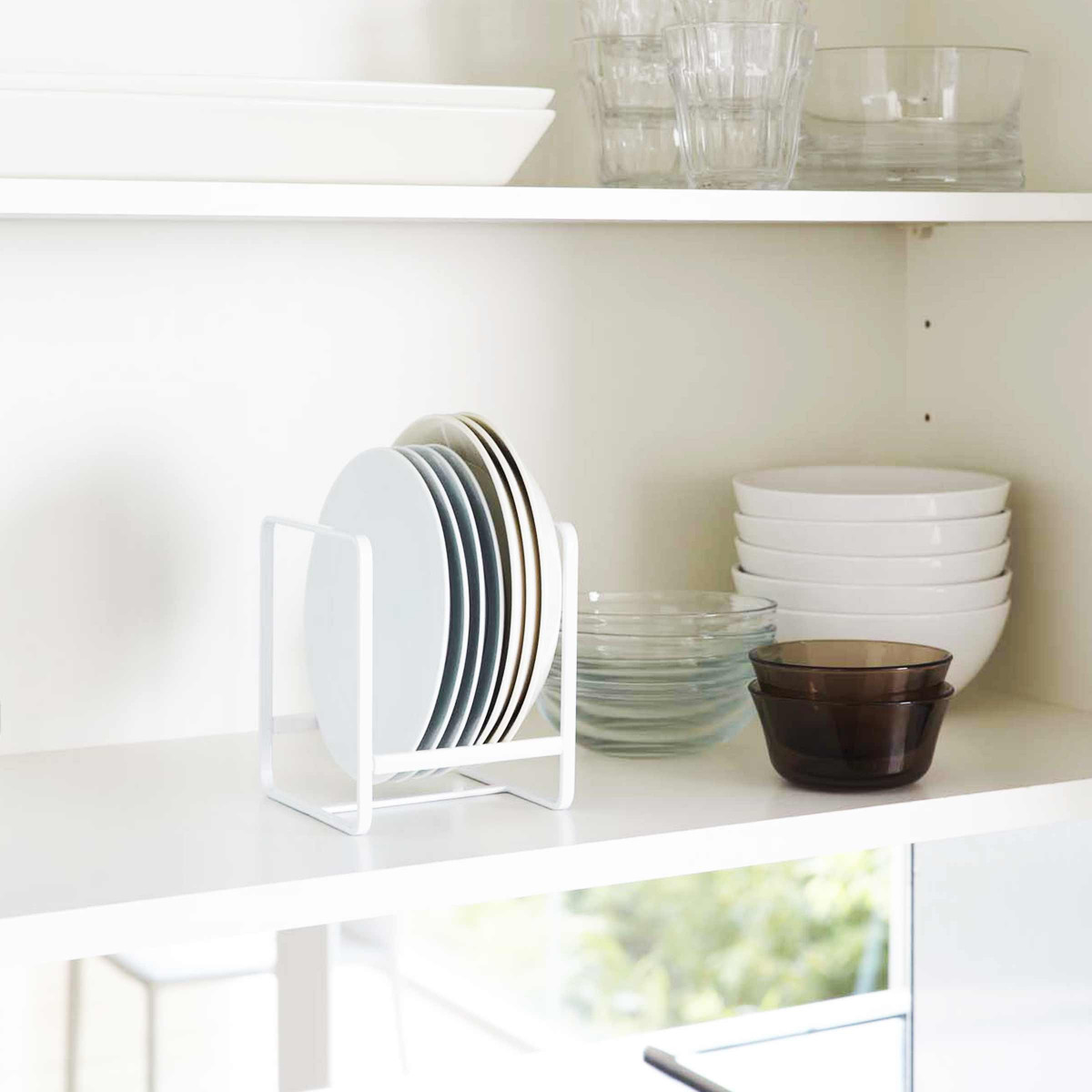 range assiette blanc rangement vertical petites assiettes