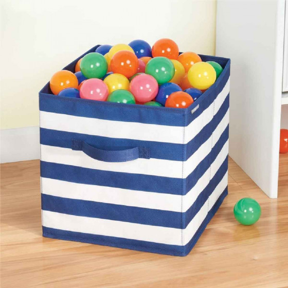 Detail of Cube de rangement rayé