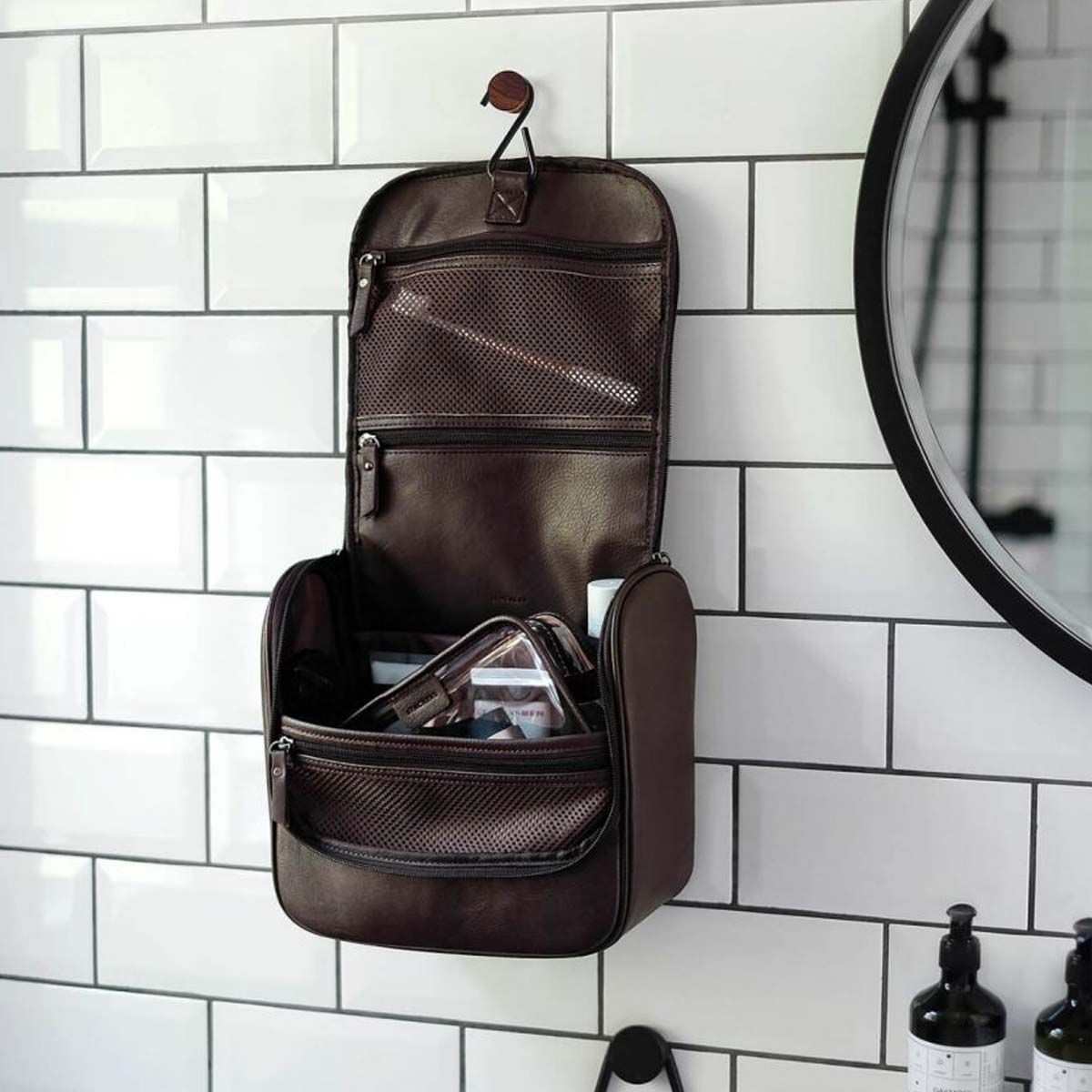 Trousse de toilette à suspendre en simili cuir marron ...