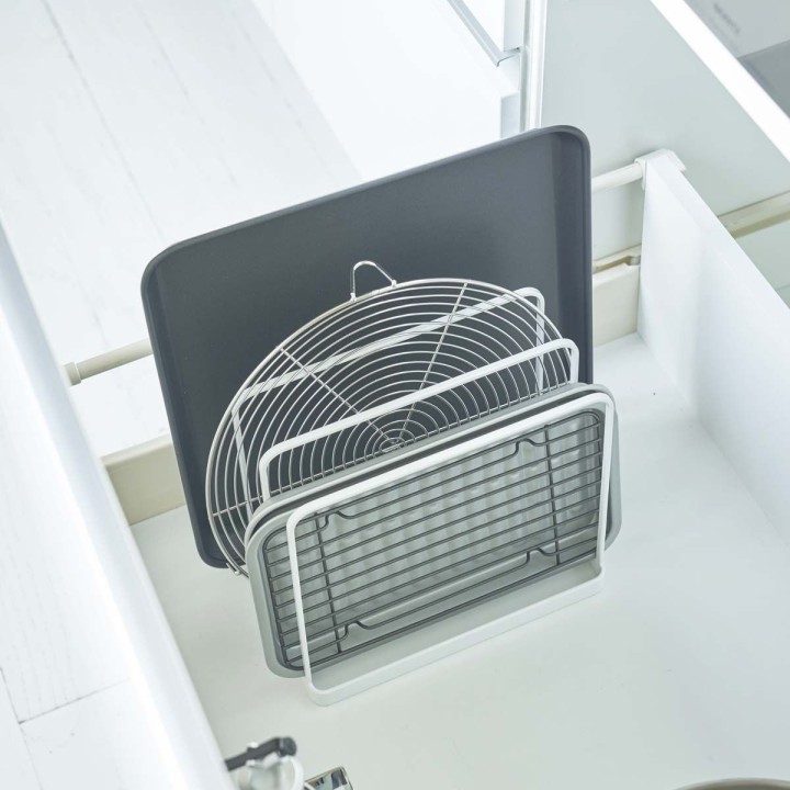 Rangement pour plateaux et planches de cuisine
