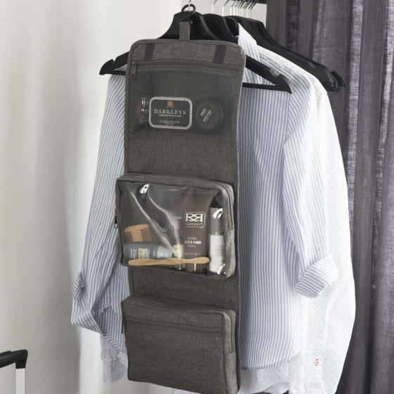 Detail of Trousse de toilette homme à suspendre