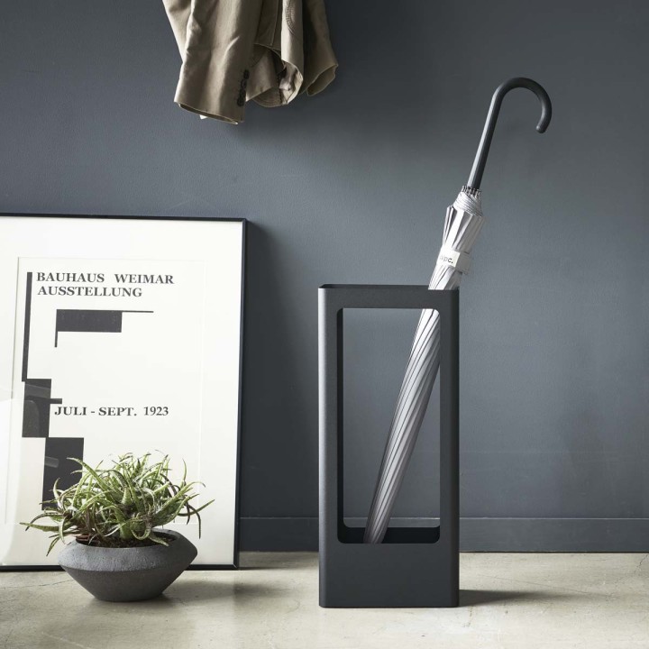 Porte parapluie design en métal noir