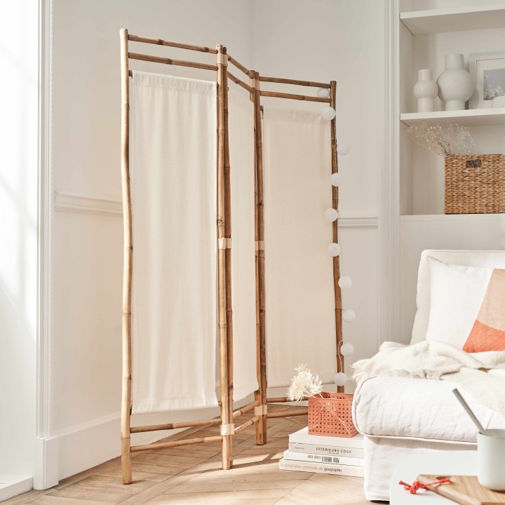 Paravent d'intérieur en tissu blanc et bambou