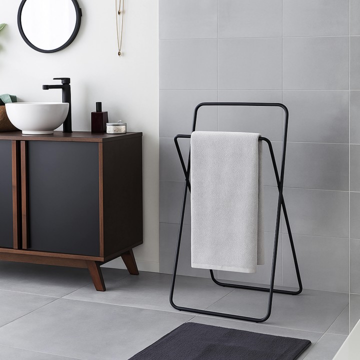 Porte-serviettes en métal noir
