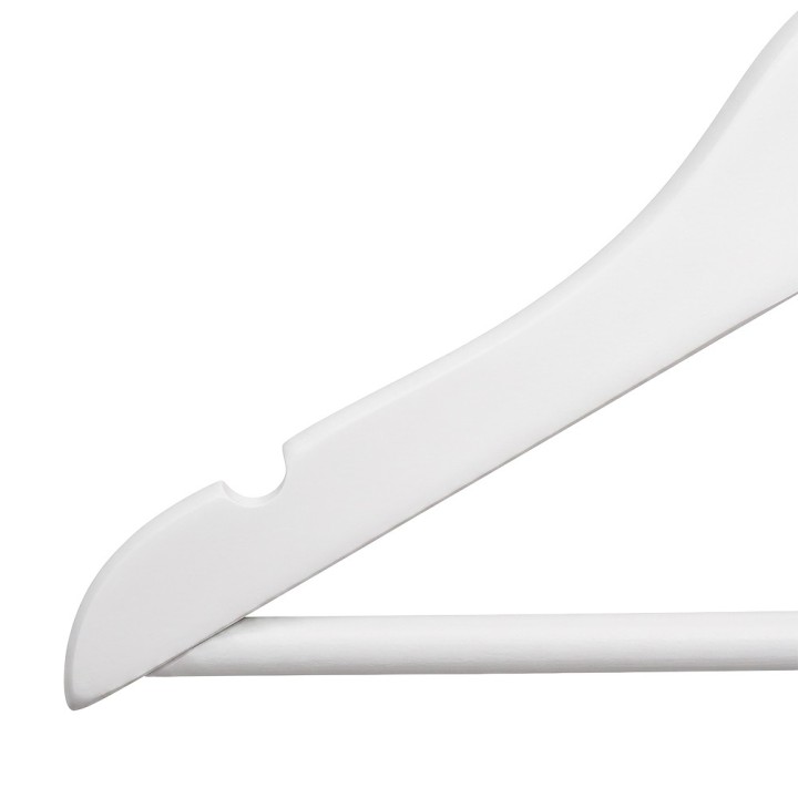 Lot de 4 cintres en bois blanc