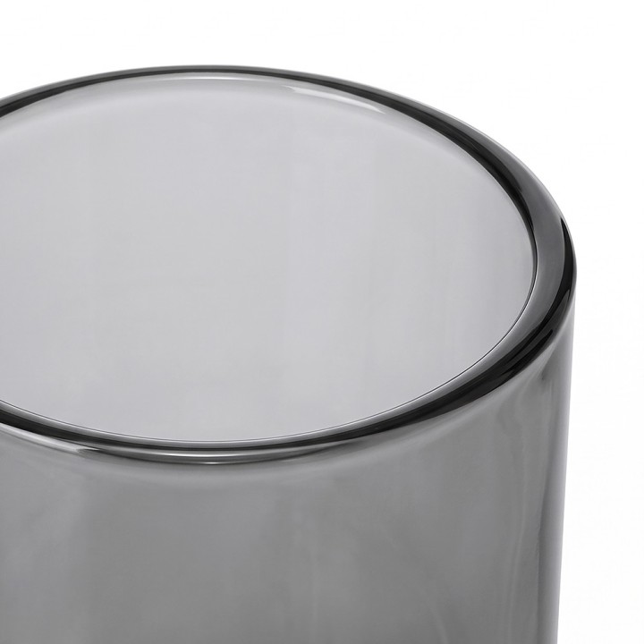 Gobelet à dent en verre gris