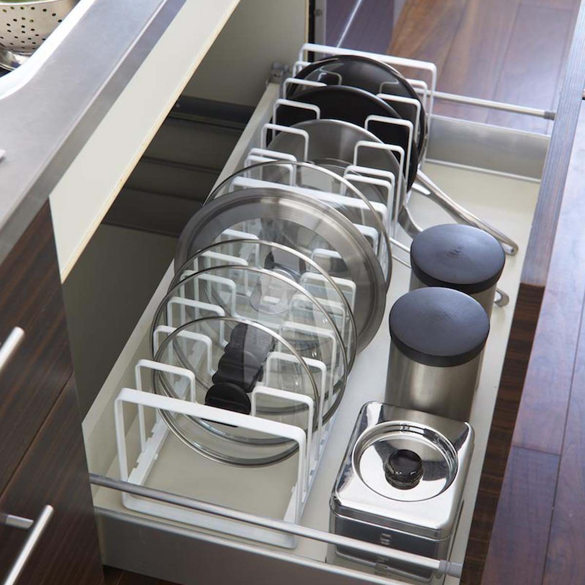 Rangement pour poêles et couvercles de cuisine