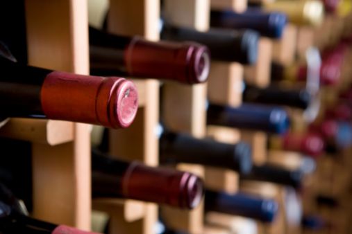 Livraison de vin, rangement de la cave !